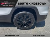 Used 2022 GMC Terrain SLE w/ Driver Convenience Package image 5