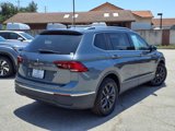 Used 2022 Volkswagen Tiguan SE w/ Panoramic Sunroof Package image 5