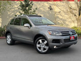 Used 2012 Volkswagen Touareg VR6 image 3