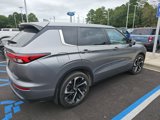 Used 2023 Mitsubishi Outlander SE image 3