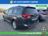 Used 2017 Chrysler Pacifica Touring-L image 4