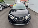 Used 2018 Nissan Rogue SV image 3