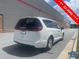 Used 2023 Chrysler Pacifica Touring-L image 4
