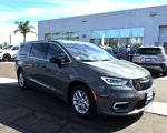 New 2025 Chrysler Pacifica Select image 6