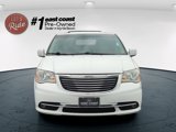 Used 2016 Chrysler Town & Country Touring image 3