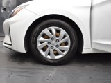 Used 2019 Hyundai Elantra SE image 2