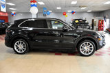 Used 2019 Porsche Cayenne w/ Premium Package image 2