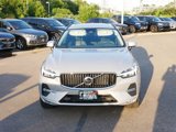 Used 2022 Volvo XC60 B5 Momentum w/ Advanced Package image 2