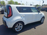 Used 2016 Kia Soul + image 4