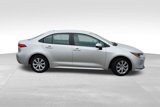 Used 2022 Toyota Corolla LE image 4