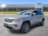 Used 2019 Jeep Grand Cherokee Laredo w/ Laredo X Package image 2