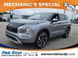 Used 2024 Mitsubishi Outlander SE Black Edition image 3
