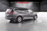 Certified 2022 Chrysler Pacifica Limited image 3