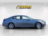 Used 2018 INFINITI Q70 Luxe image 3