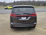 Used 2022 Chrysler Pacifica Touring-L image 4