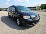 Used 2015 Chrysler Town & Country Touring-L image 5