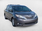 Used 2017 Toyota Sienna XLE image 3