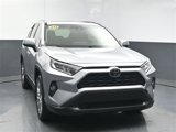 Used 2020 Toyota RAV4 XLE Premium image 2