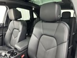 Certified 2024 Porsche Macan image 5