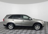 Used 2015 Kia Sorento LX image 3