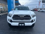 Used 2016 Toyota Tacoma Limited image 3