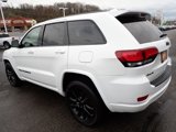 Used 2022 Jeep Grand Cherokee Laredo X image 3