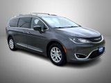 Used 2020 Chrysler Pacifica Touring-L image 3