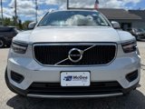 Used 2022 Volvo XC40 T5 Momentum image 2
