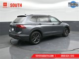 Used 2022 Volkswagen Tiguan SE image 2
