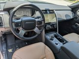 Used 2024 Land Rover Discovery Dynamic SE image 4