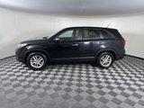 Used 2015 Kia Sorento LX image 2