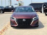 Used 2023 Nissan Altima 2.5 SV image 2