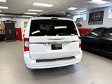 Used 2014 Chrysler Town & Country Touring image 6