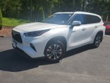 Used 2021 Toyota Highlander XLE image 1