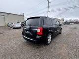 Used 2015 Chrysler Town & Country Touring image 5