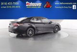 Used 2021 Toyota Camry SE image 3