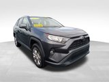 Used 2020 Toyota RAV4 XLE Premium image 4