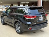Used 2017 Toyota Highlander XLE image 4