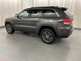 Used 2017 Jeep Grand Cherokee Limited w/ Luxury Group II image 3