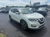Used 2017 Nissan Rogue SL image 2