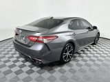 Used 2019 Toyota Camry SE image 2