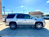 Used 2011 Cadillac Escalade Premium image 3