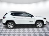 Used 2022 Jeep Compass Latitude image 2