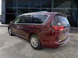 Used 2018 Chrysler Pacifica Touring-L image 3