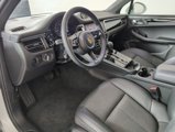 Certified 2022 Porsche Macan image 4