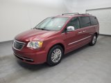 Used 2016 Chrysler Town & Country Touring-L w/ Driver Convenience Group image 2