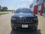 Used 2017 Jeep Grand Cherokee Limited w/ Luxury Group II image 3