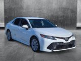 Used 2018 Toyota Camry LE image 3