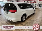Used 2022 Chrysler Voyager LX image 5
