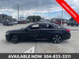 Used 2018 Honda Accord Sport image 2